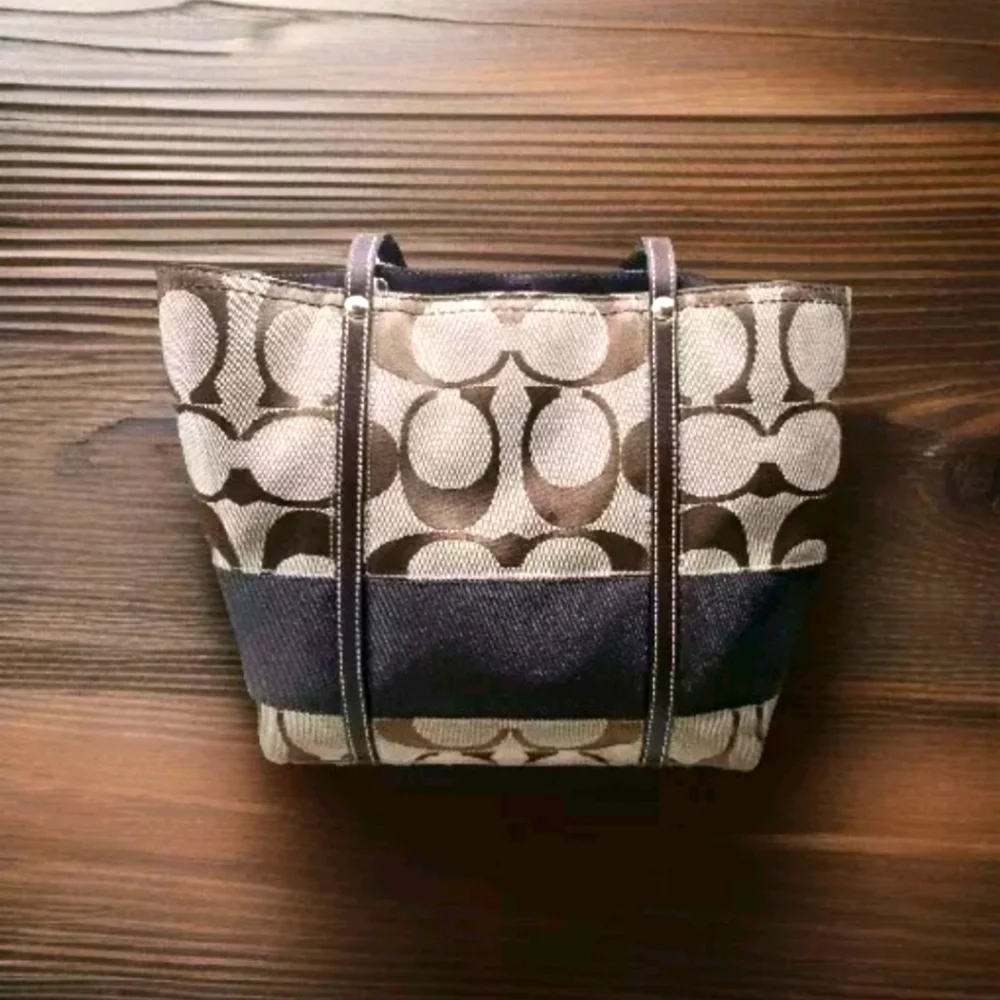 Coach Purse (2007), Excellent Condition!! Beautiful Interior Colors 👜 - Picture 5 of 12